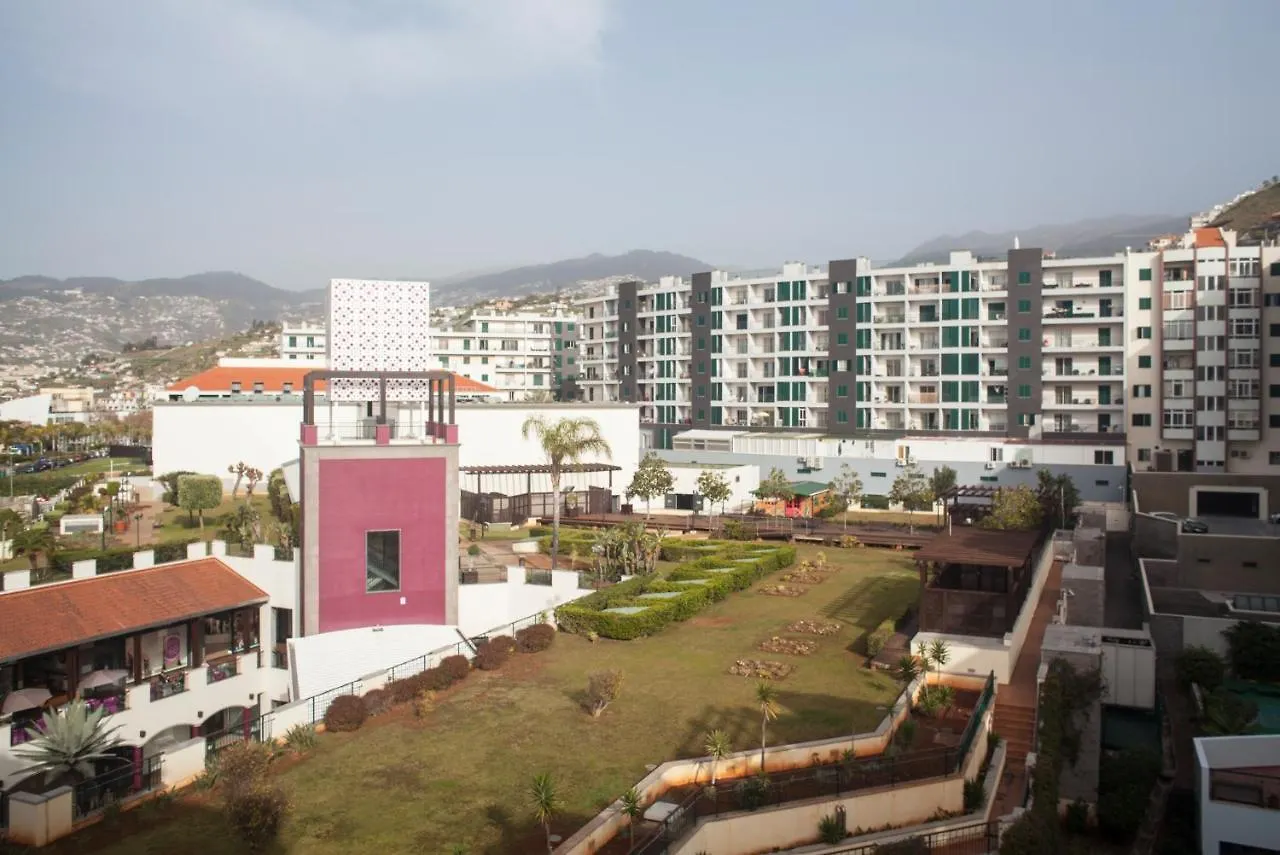פונשל Two Bedroom Apartment With Balcony And Gorgeous View Over The Atlantic
