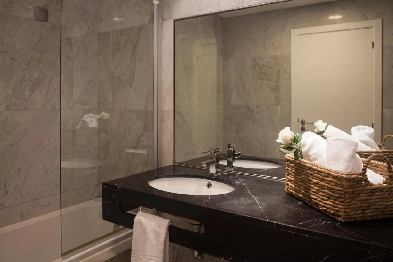 פונשל Two Bedroom Apartment With Balcony And Gorgeous View Over The Atlantic