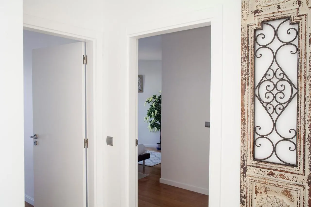 פונשל Two Bedroom Apartment With Balcony And Gorgeous View Over The Atlantic