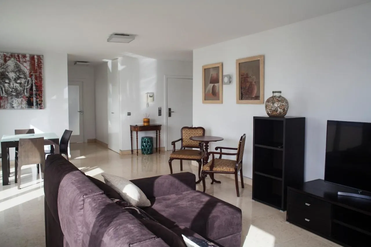 פונשל Two Bedroom Apartment With Balcony And Gorgeous View Over The Atlantic