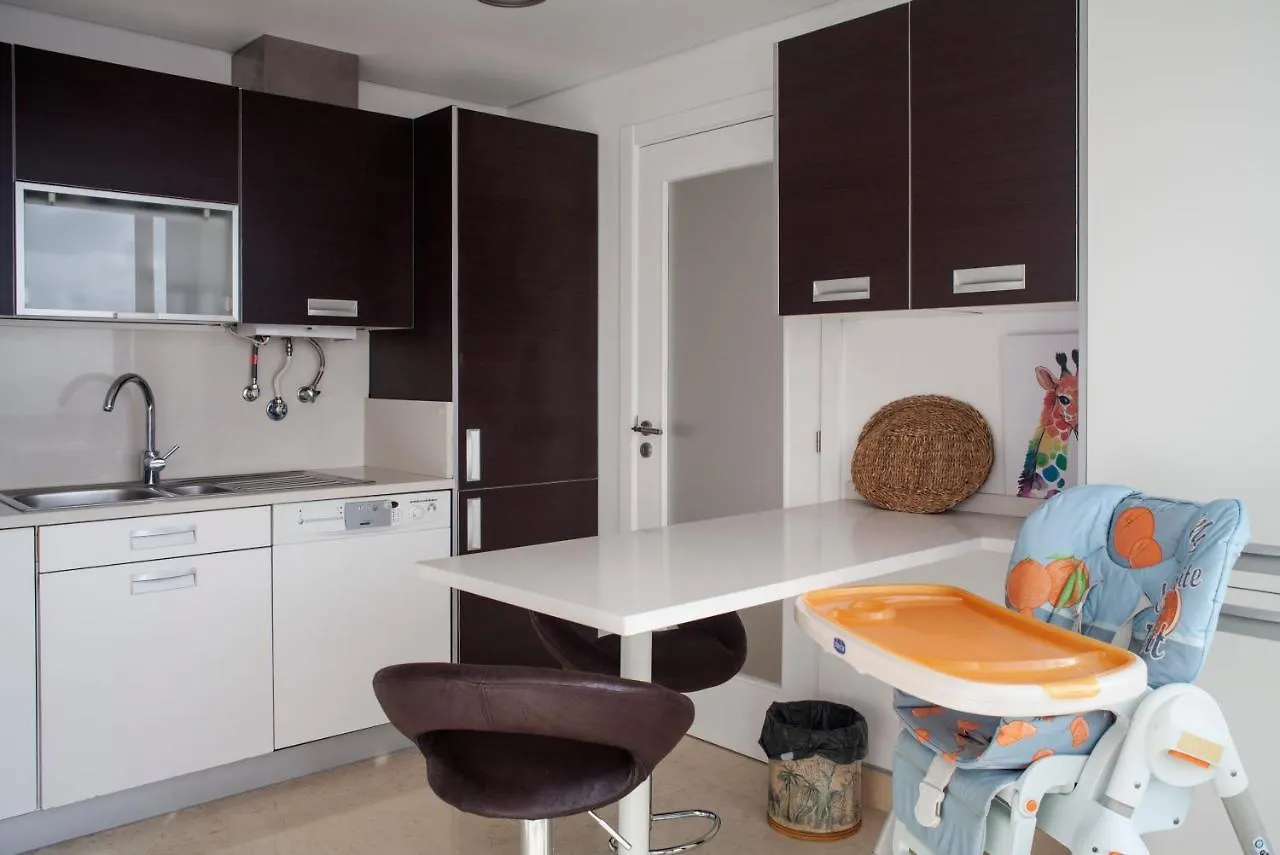 פונשל Two Bedroom Apartment With Balcony And Gorgeous View Over The Atlantic פורטוגל