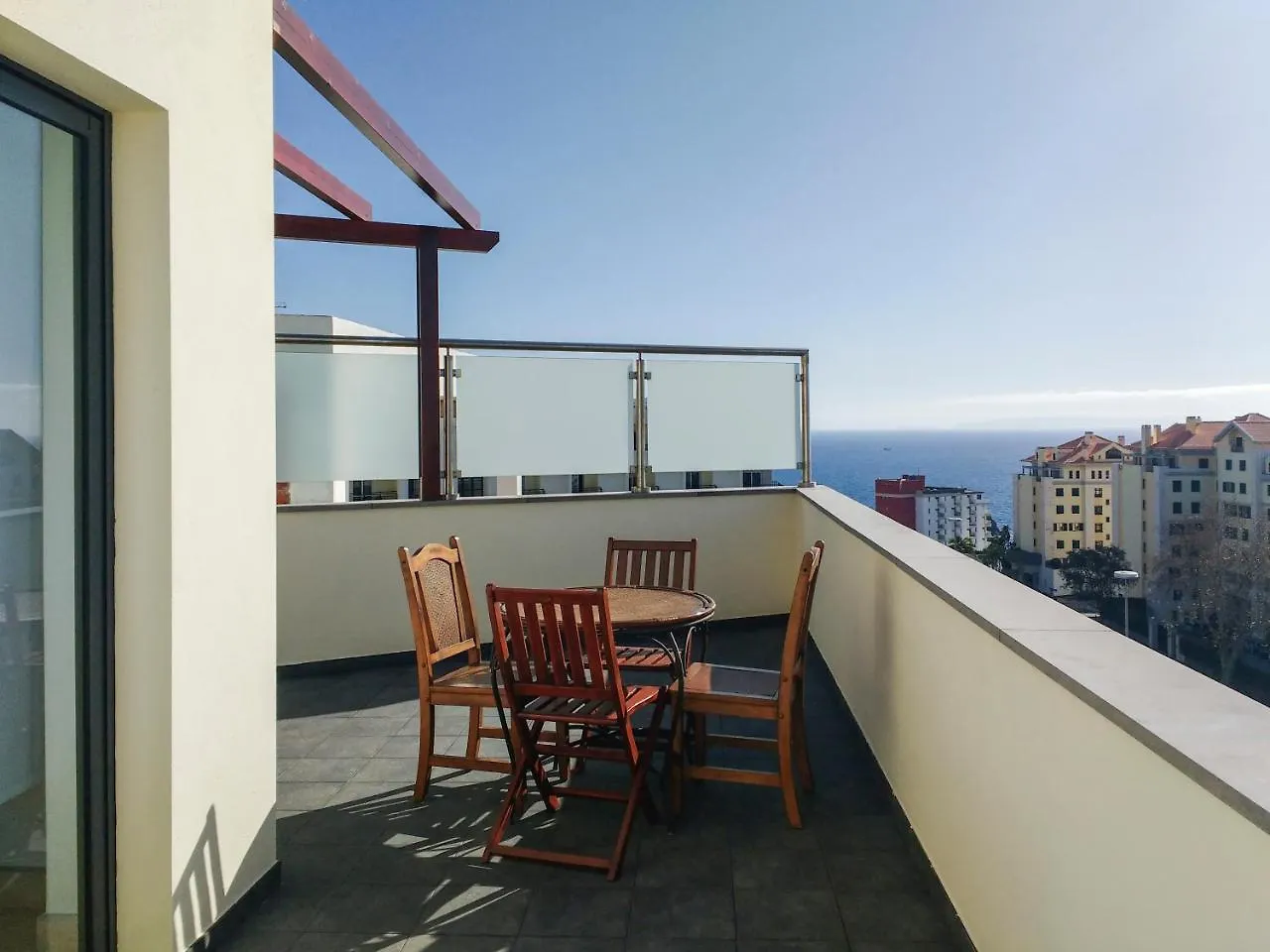 פונשל Two Bedroom Apartment With Balcony And Gorgeous View Over The Atlantic פורטוגל